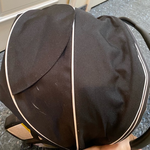 Graco Snugride35 LX Click Connect Infant Car Seat - Picture 6 of 8